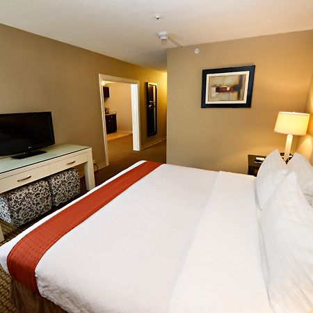 Holiday Inn & Suites Boston Peabody, An Ihg Hotel Esterno foto
