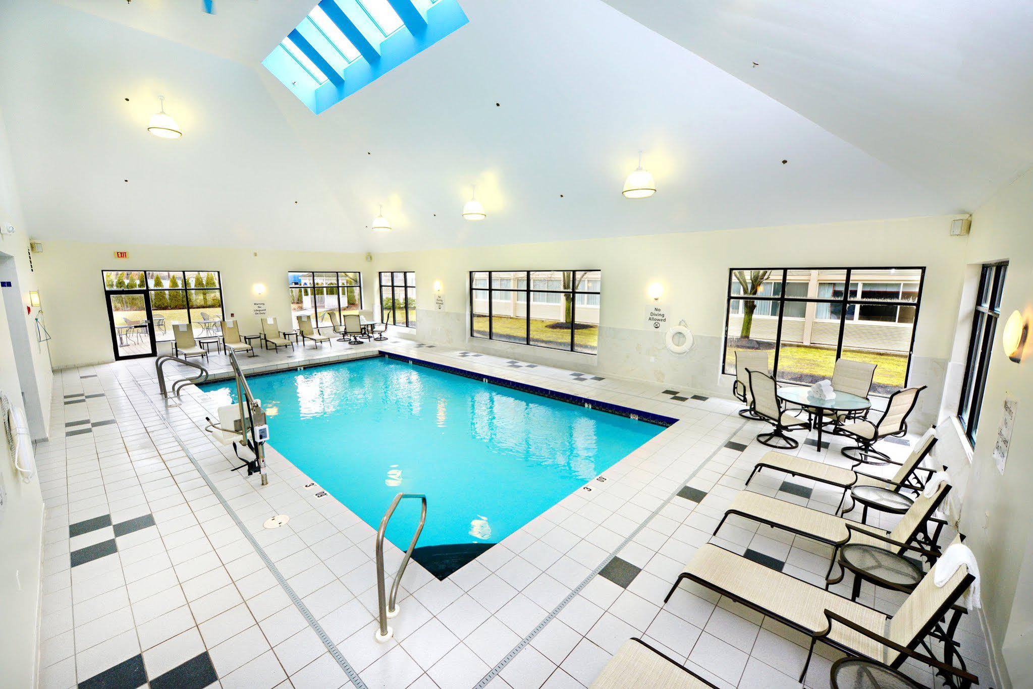 Holiday Inn & Suites Boston Peabody, An Ihg Hotel Esterno foto