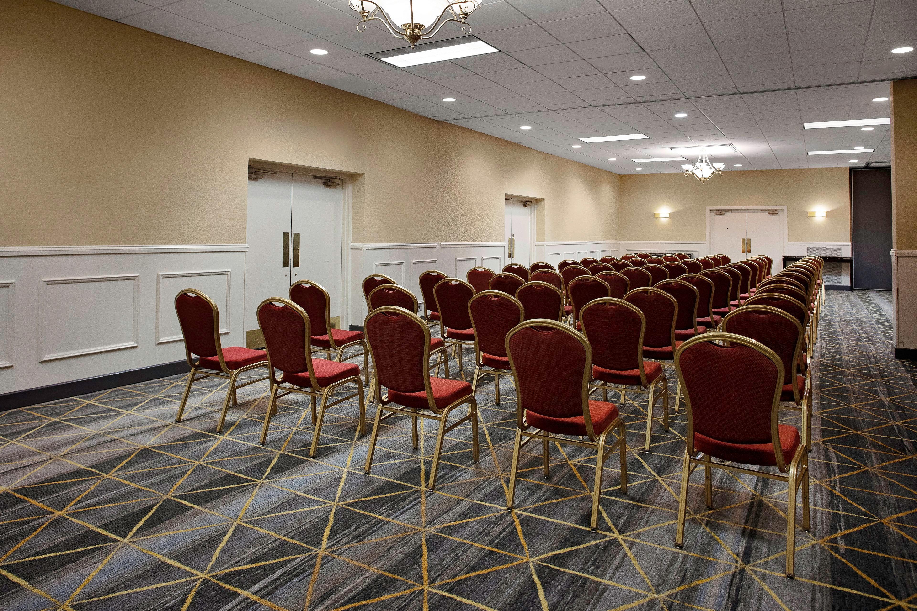 Holiday Inn & Suites Boston Peabody, An Ihg Hotel Esterno foto