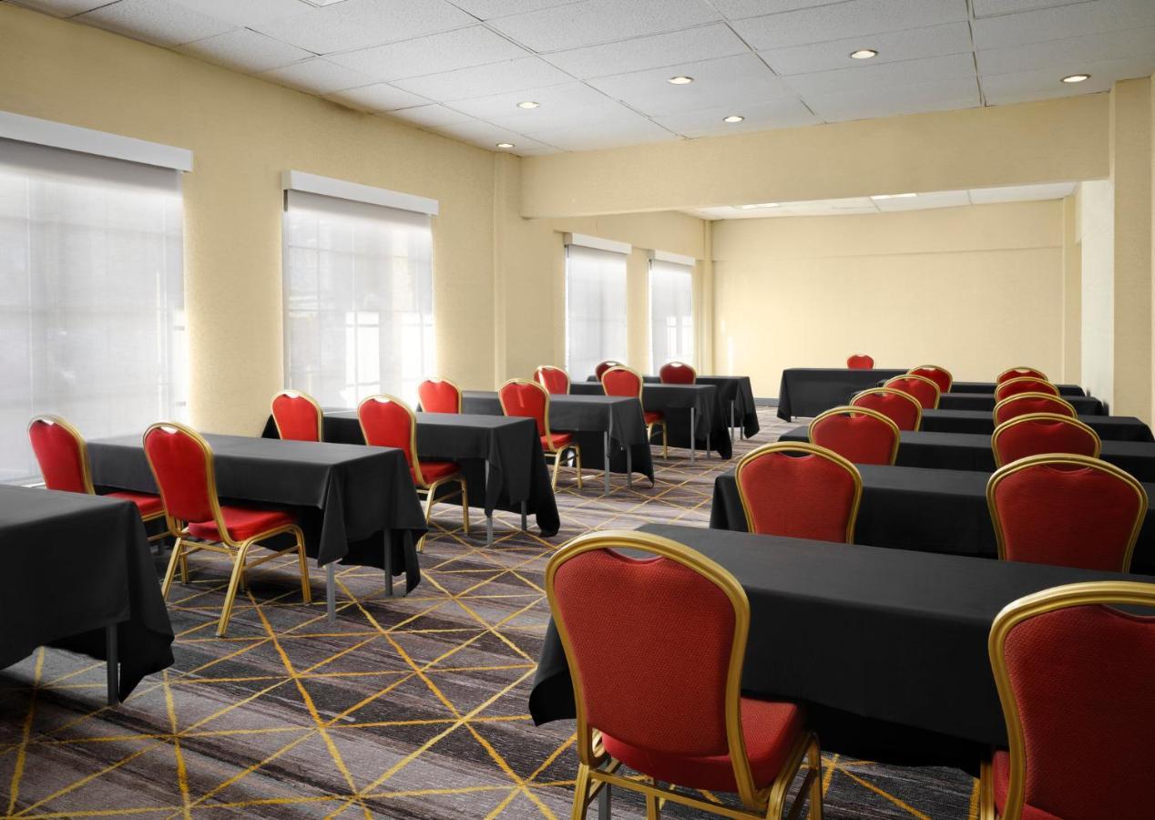 Holiday Inn & Suites Boston Peabody, An Ihg Hotel Esterno foto