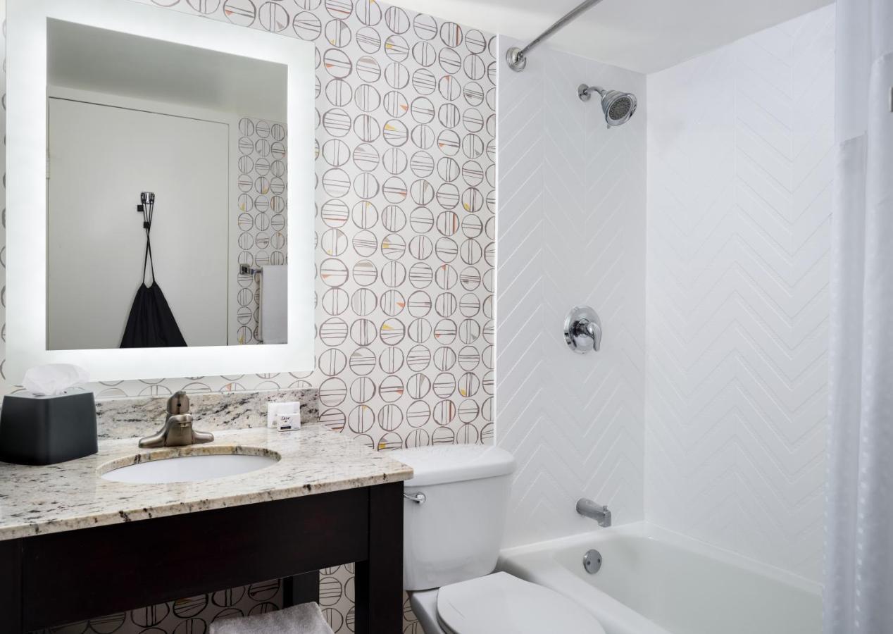 Holiday Inn & Suites Boston Peabody, An Ihg Hotel Esterno foto