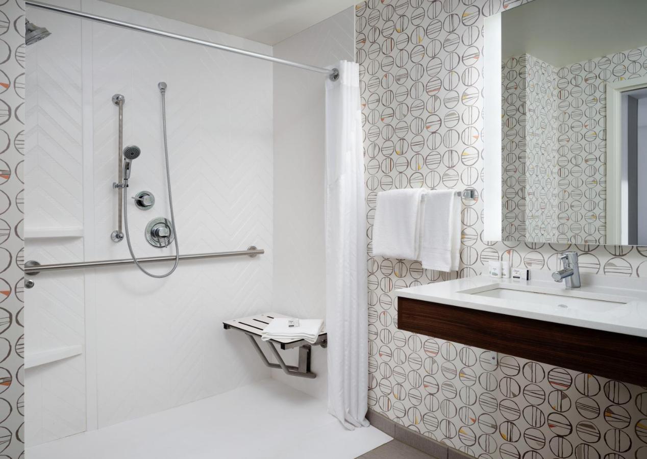 Holiday Inn & Suites Boston Peabody, An Ihg Hotel Esterno foto