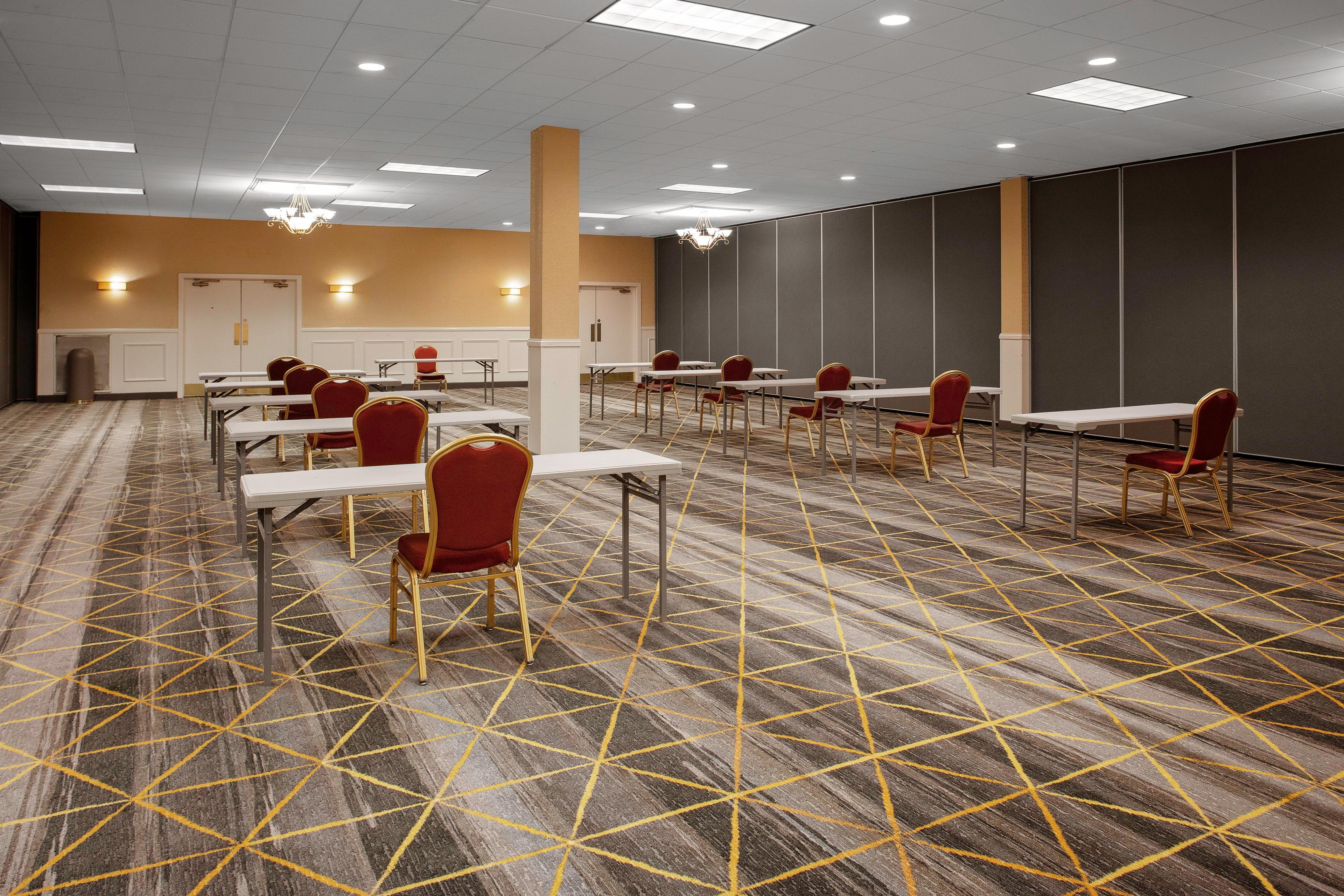 Holiday Inn & Suites Boston Peabody, An Ihg Hotel Esterno foto